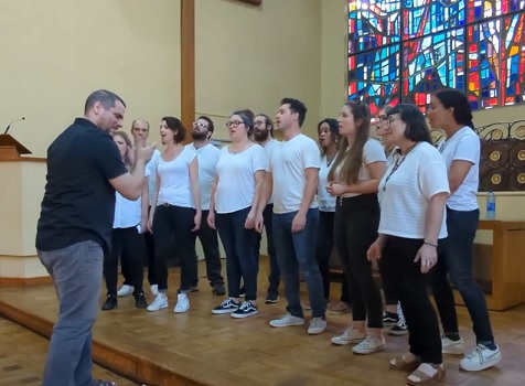 Chorale en train de chanter
