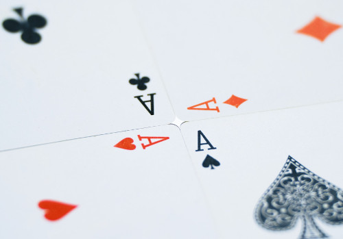 Quatre cartes de jeux