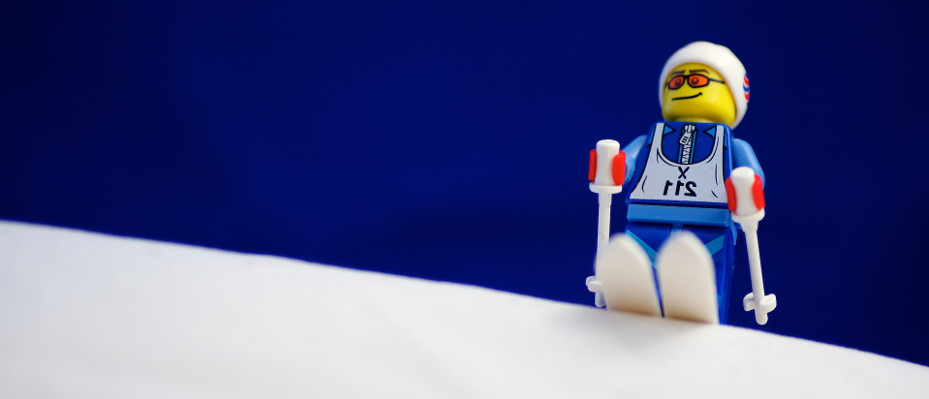 Personnage Lego qui fait du ski