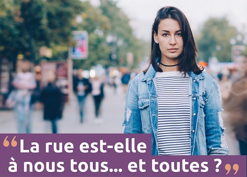 Une femme dans la rue