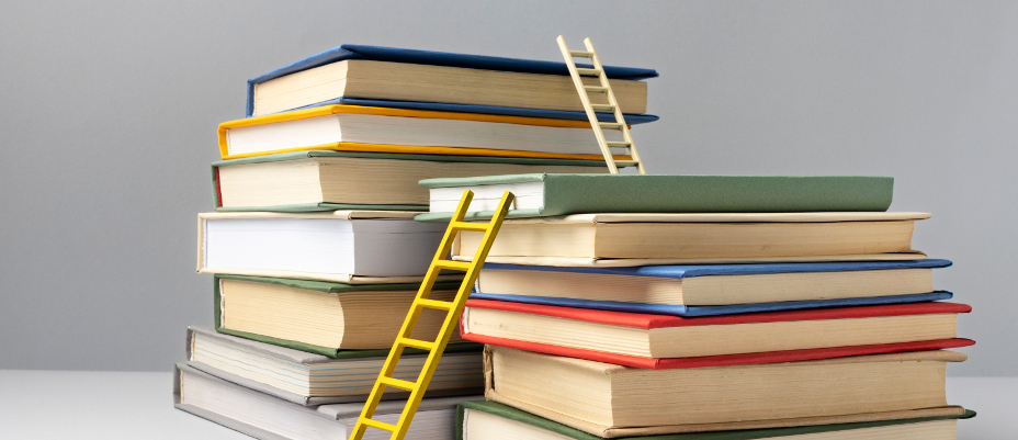 Piles de livres avec échelles