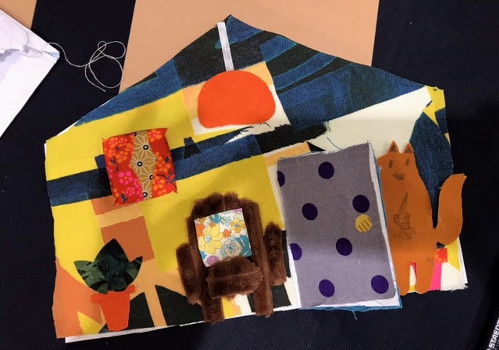 Maison de papier décorée de tissus