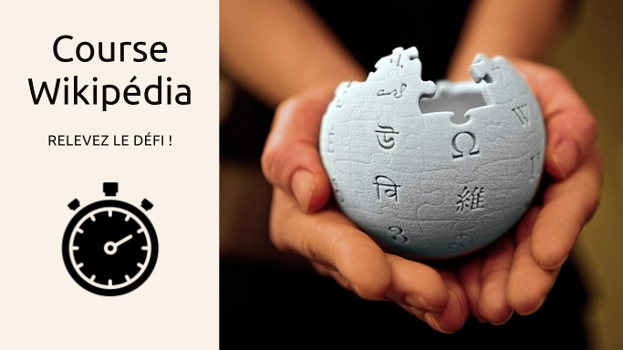 Deux mains en coupe tiennent une impression 3D du logo de Wikipedia